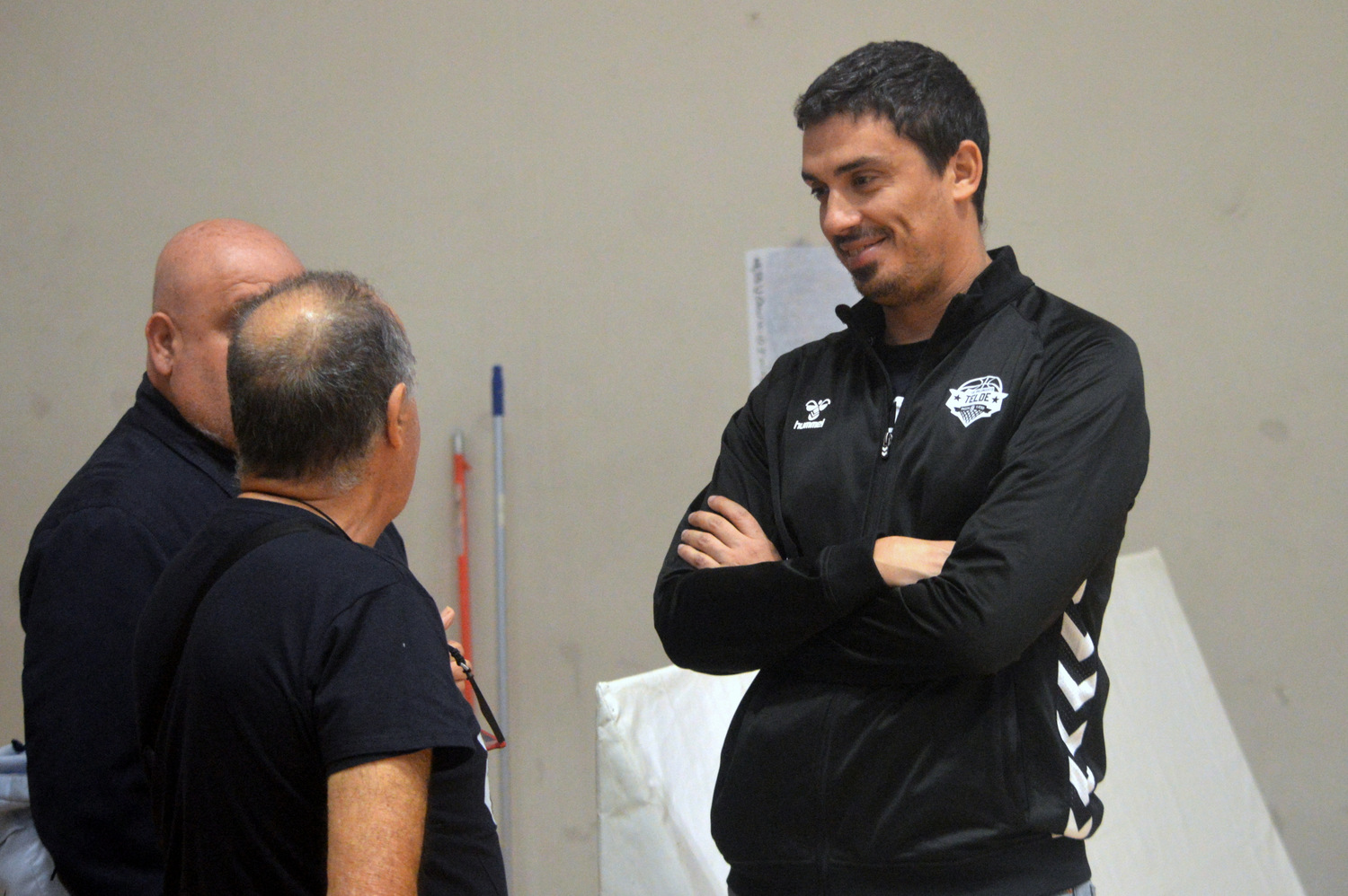 Tony Esparrag&oacute;n, en la presentaci&oacute;n del club celebrado en el Rita Hern&aacute;ndez (Foto: Juan Antonio Hern&aacute;ndez)
