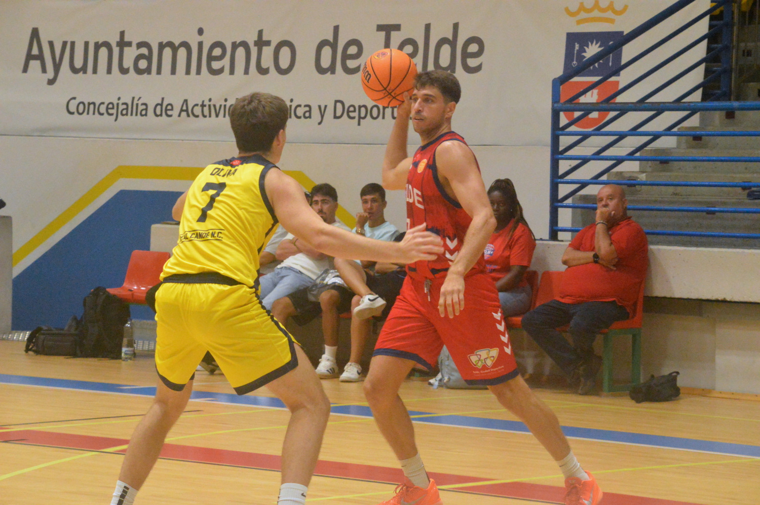 Arturo Fernández no ha podido completar la semana completa por problemas de salud leves (Foto: Juan Antonio Hernández)